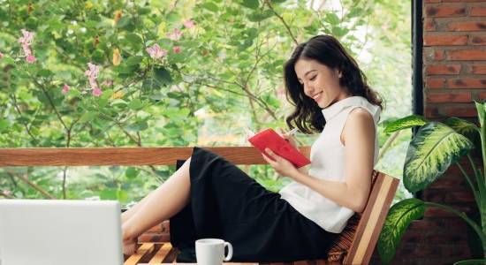 Manfaat Membaca Buku bagi Perempuan